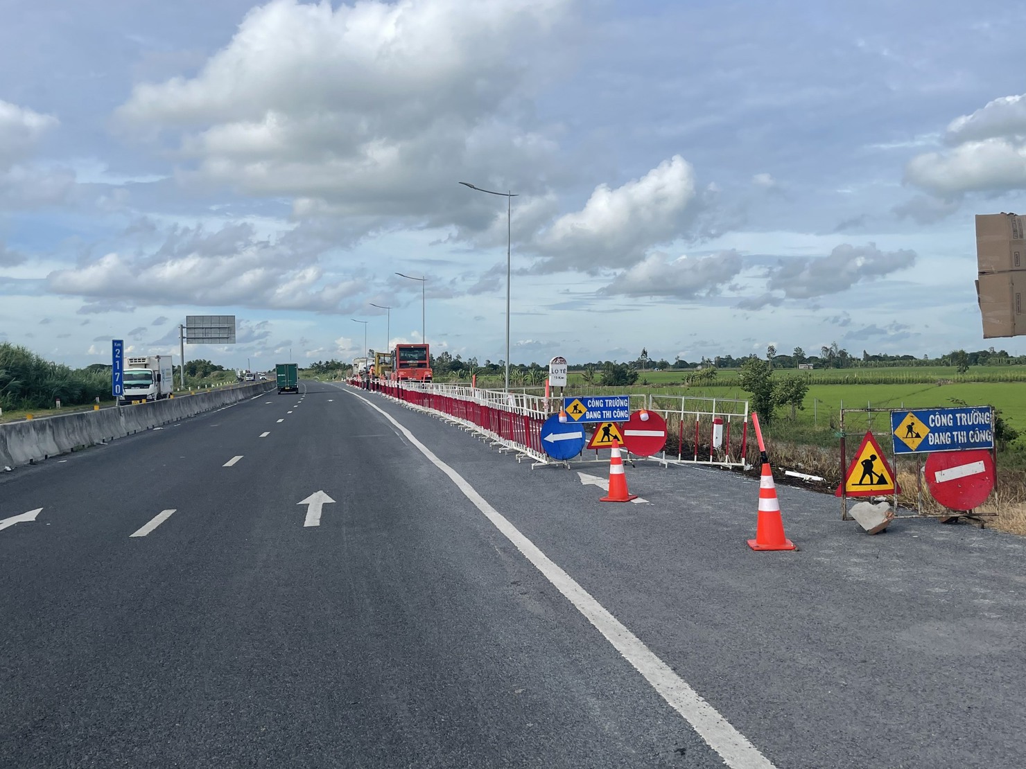 Tuyến Cao Lãnh – Lộ Tẻ là dự án thành phần của tuyến Cao Lãnh - Lộ Tẻ - Rạch Sỏi dài 80 km, đi qua các tỉnh Đồng Tháp, TP. Cần Thơ và Kiên Giang cũ. Ảnh minh họa