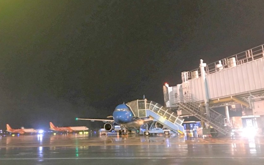 4 sân bay gồm Đà Nẵng, Phú Bài, Đồng Hới và Thọ Xuân đã mở cửa trở lại sau khi phải tạm đóng cửa do ảnh hưởng bởi bão số 10.