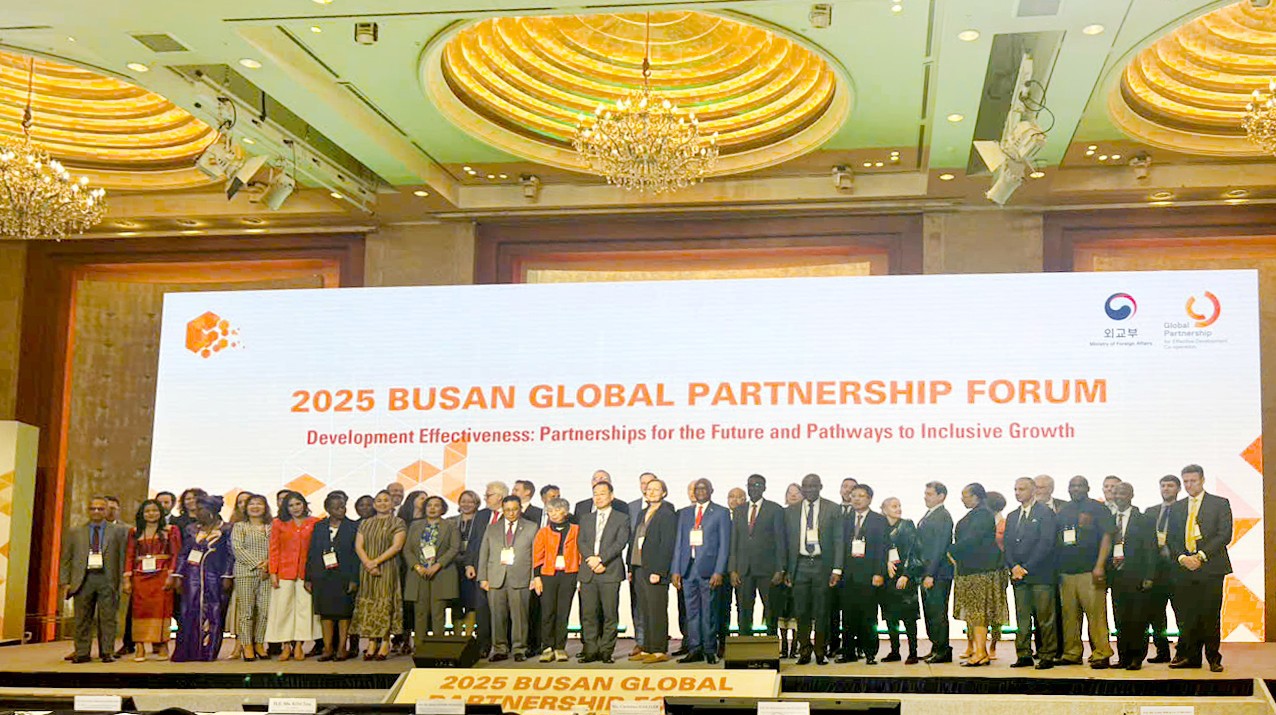 Các đại biểu tham dự Phiên họp cấp cao Diễn đàn Đối tác Toàn cầu Busan 2025.