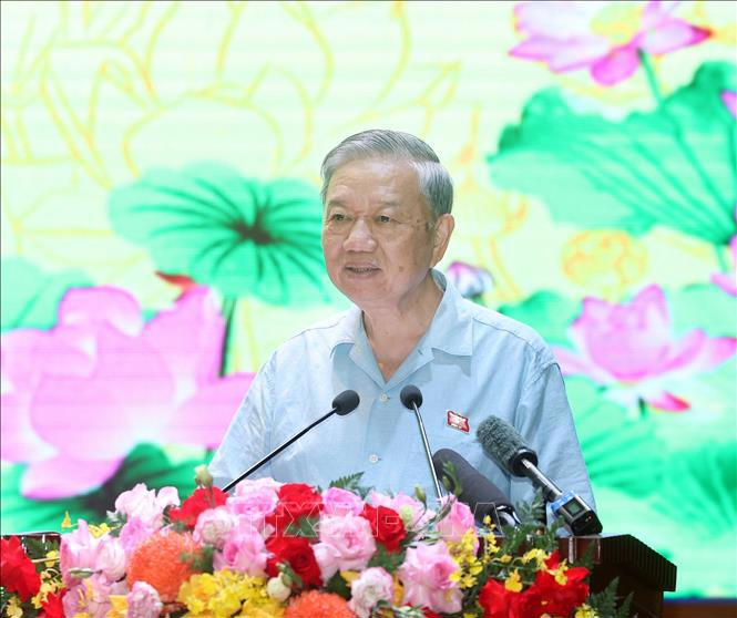 Tổng Bí thư Tô Lâm nhấn mạnh quan điểm Nhà nước phải bảo đảm với quyền sử dụng đất công bằng, hiệu quả cho toàn dân. Ảnh: TTXVN