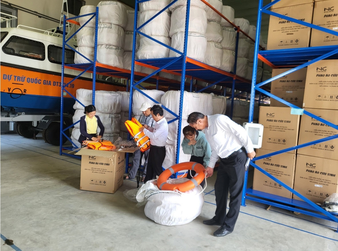 Cục DTNN vừa có các quyết định xuất cấp vật tư, thiết bị dự trữ quốc gia hỗ trợ cho UBND TP. Huế và UBND tỉnh Quảng Trị khắc phục hậu quả cơn bão số 10.