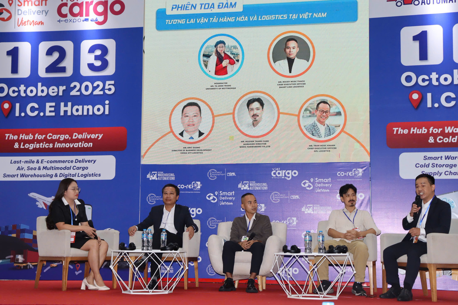 Đại diện các doanh nghiệp và chuyên gia chia sẻ thông tin tại Tọa đàm trong khuôn khổ Triễn lãm VIET CARGO EXPO HANOI 2025.