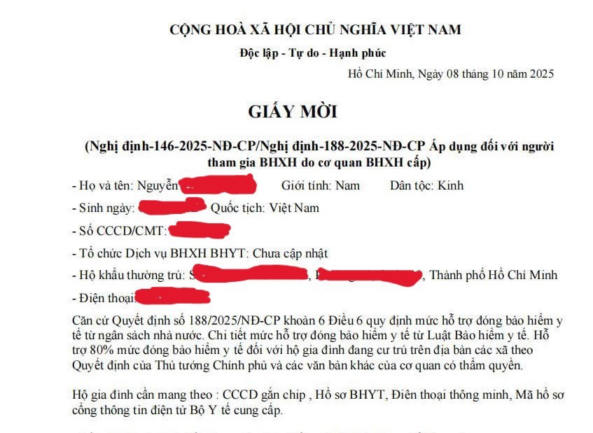 Giấy mời giả danh Giám đốc cơ quan BHXH để lừa người dân. Ảnh: Phạm Thọ