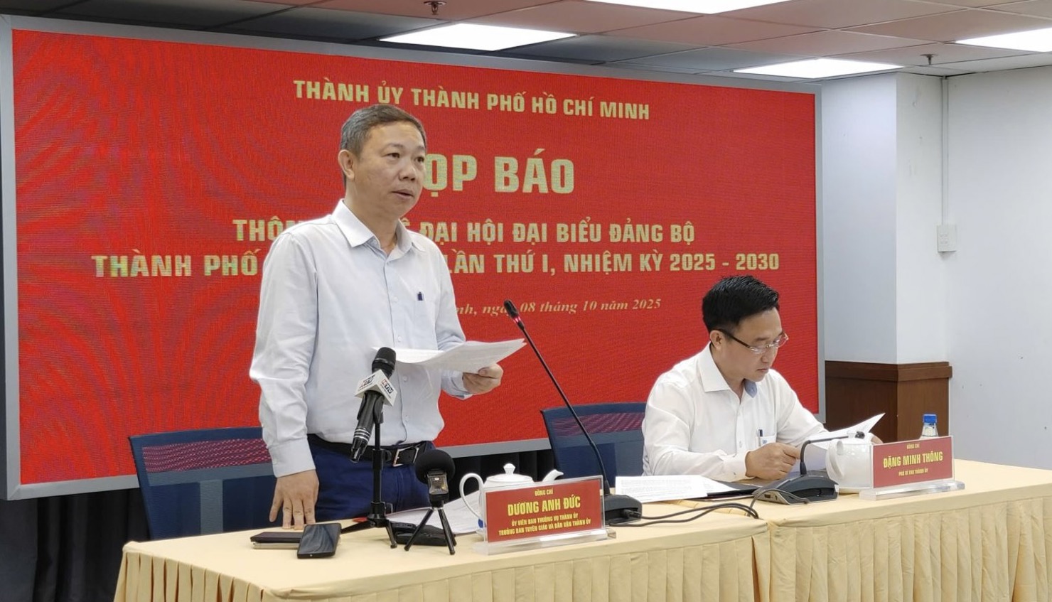 Trưởng ban Tuyên giáo và Dân vận Thành ủy TP. Hồ Chí Minh Dương Anh Đức thông tin tại buổi họp báo