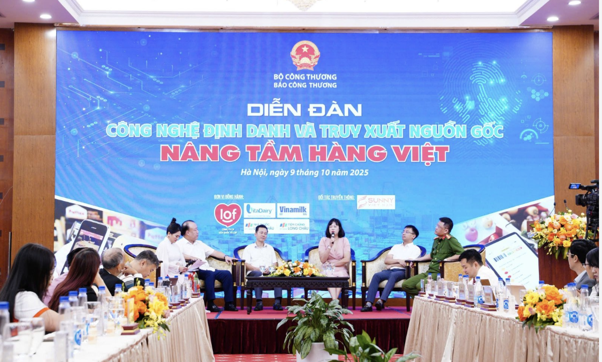 Diễn đàn “Công nghệ định danh và truy xuất nguồn gốc - Nâng tầm hàng Việt”.