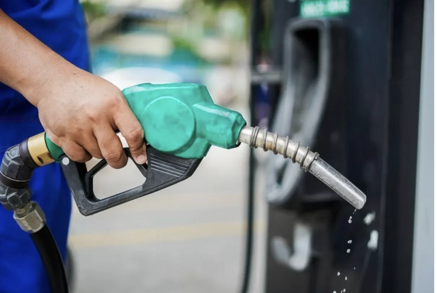 Trong nước, từ đầu năm đến nay, xăng RON 95 tăng 23 lần, giảm 19 lần. Dầu diesel có 21 lần tăng, 19 lần giảm và một lần giữ nguyên.