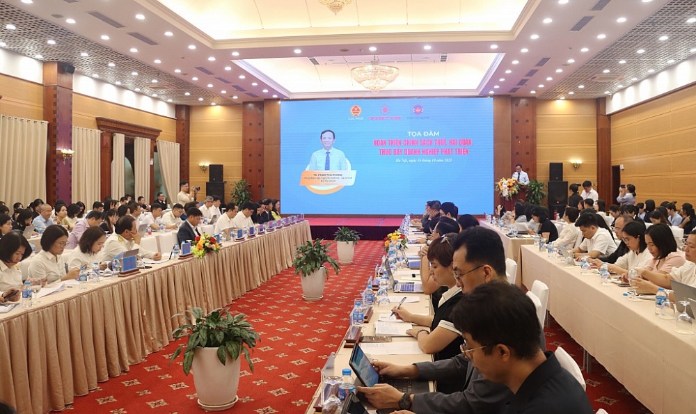 Toàn cảnh buổi tọa đàm.
