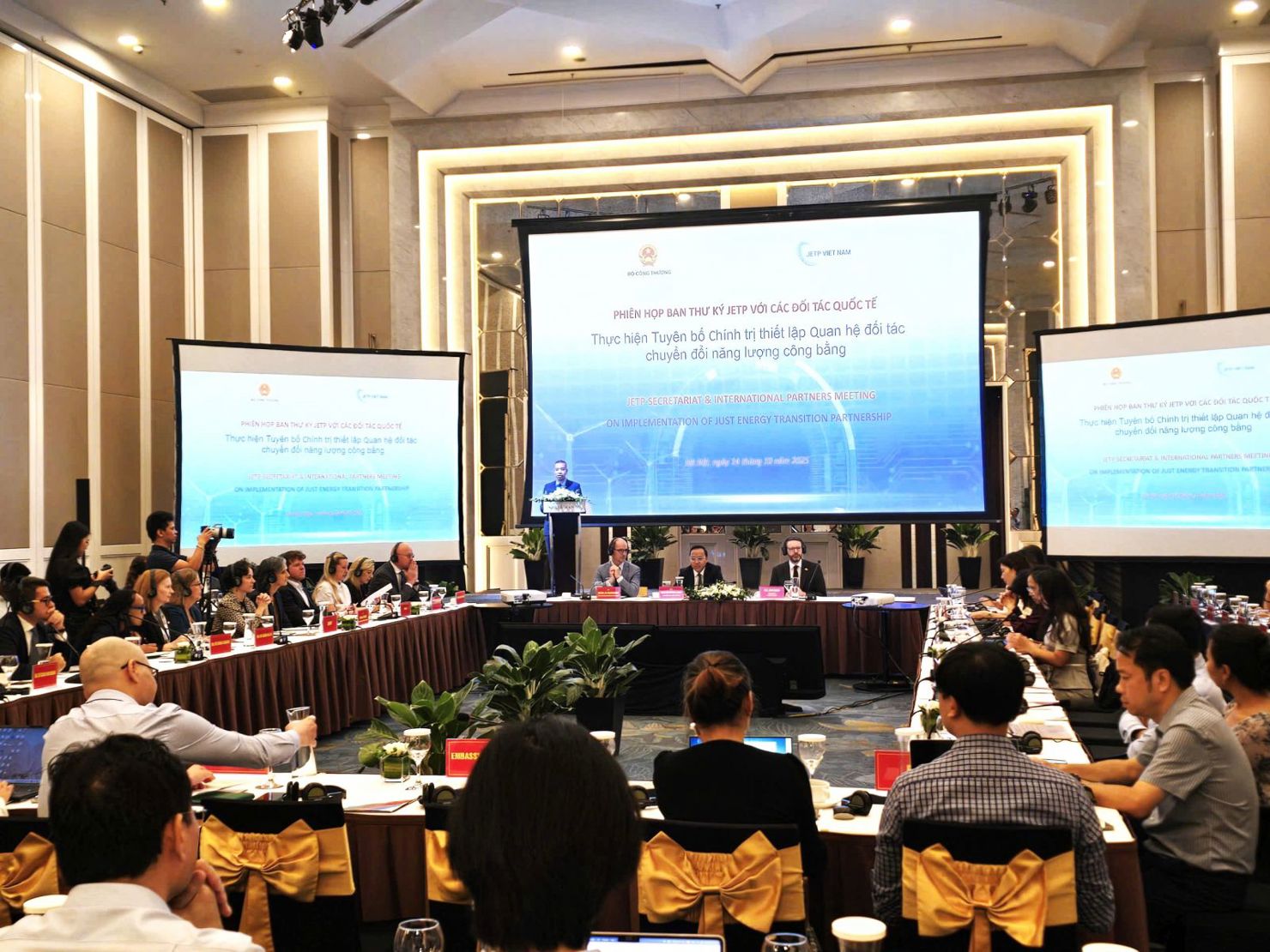 Cuộc hop giữa Ban Thư ký (JETP) với Nhóm các đối tác quốc tế (IPG)