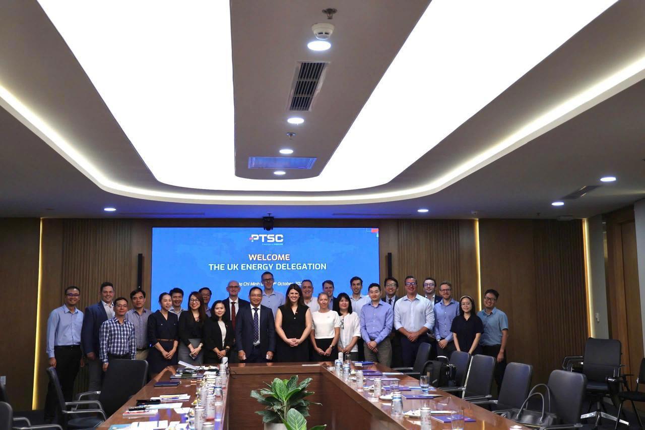 Phái đoàn Doanh nghiệp năng lượng Anh đến Việt Nam thúc đẩy hợp tác trong lĩnh vực điện gió ngoài khơi tại Việt Nam
