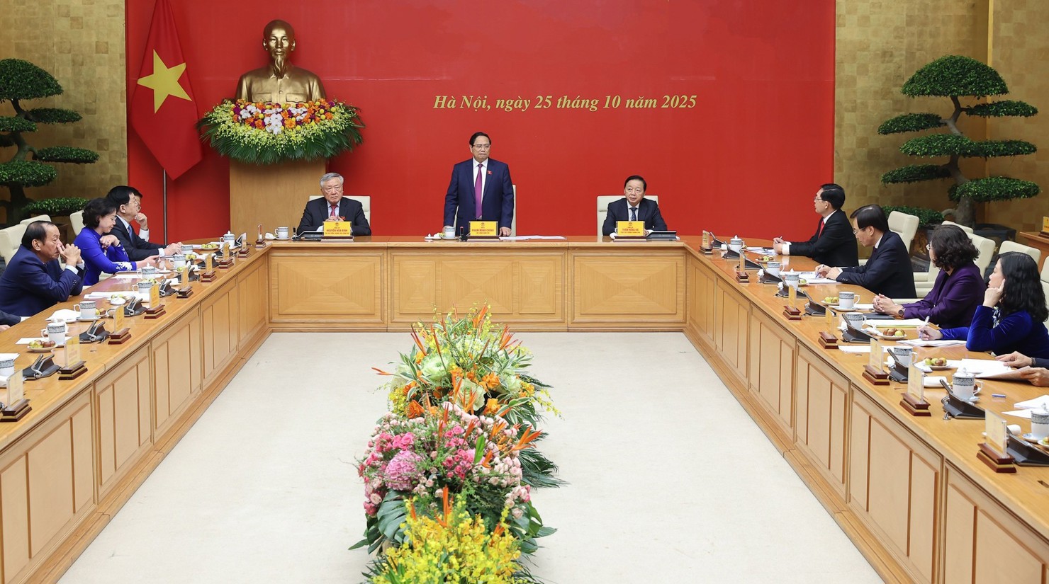 Thủ tướng Phạm Minh Chính chủ trì phiên họp Chính phủ về triển khai các nhiệm vụ trọng tâm tới cuối năm 2025.