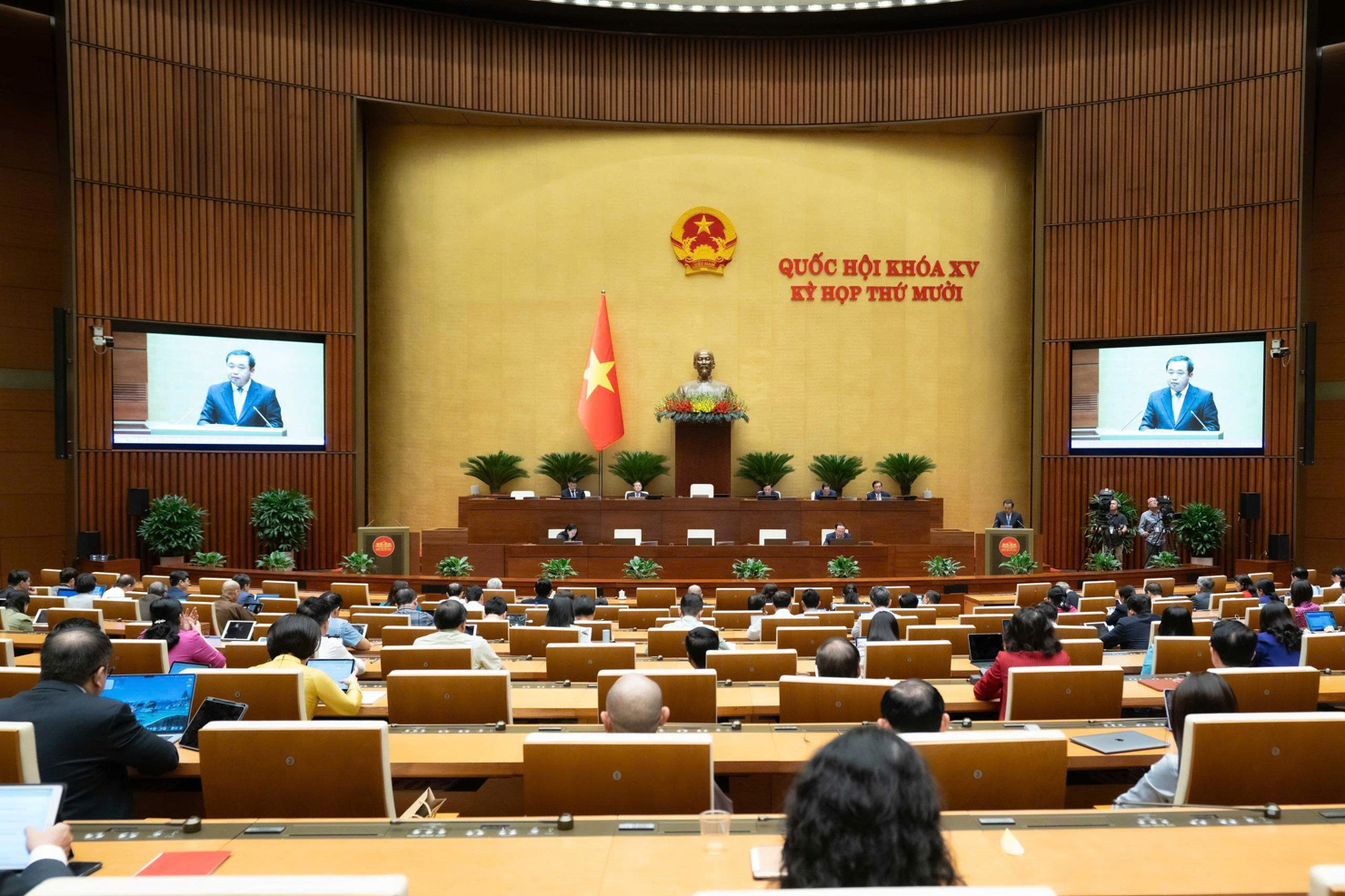 Quang cảnh phiên họp chiều 28/10.