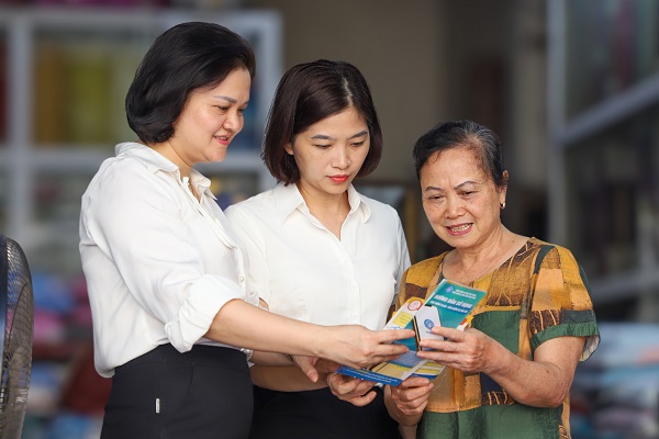 Truyền thông, vận động người dân tham gia BHXH tự nguyện để đảm bảo an sinh lúc tuổi già.