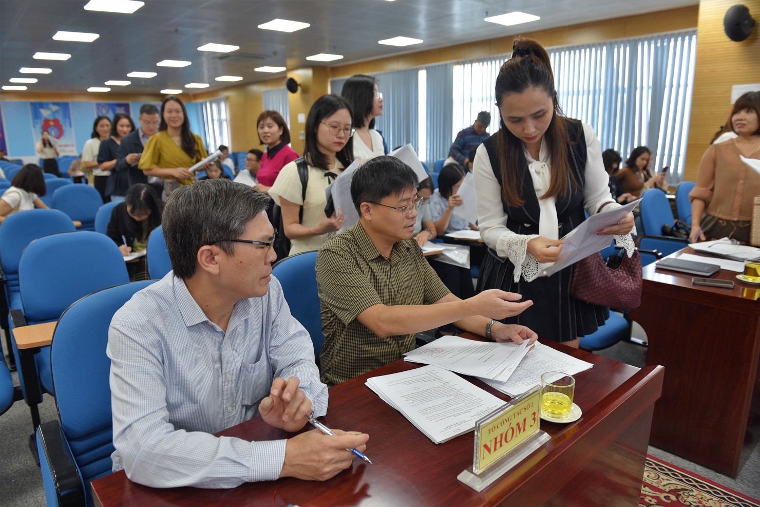 Các nhóm công tác làm việc với doanh nghiệp