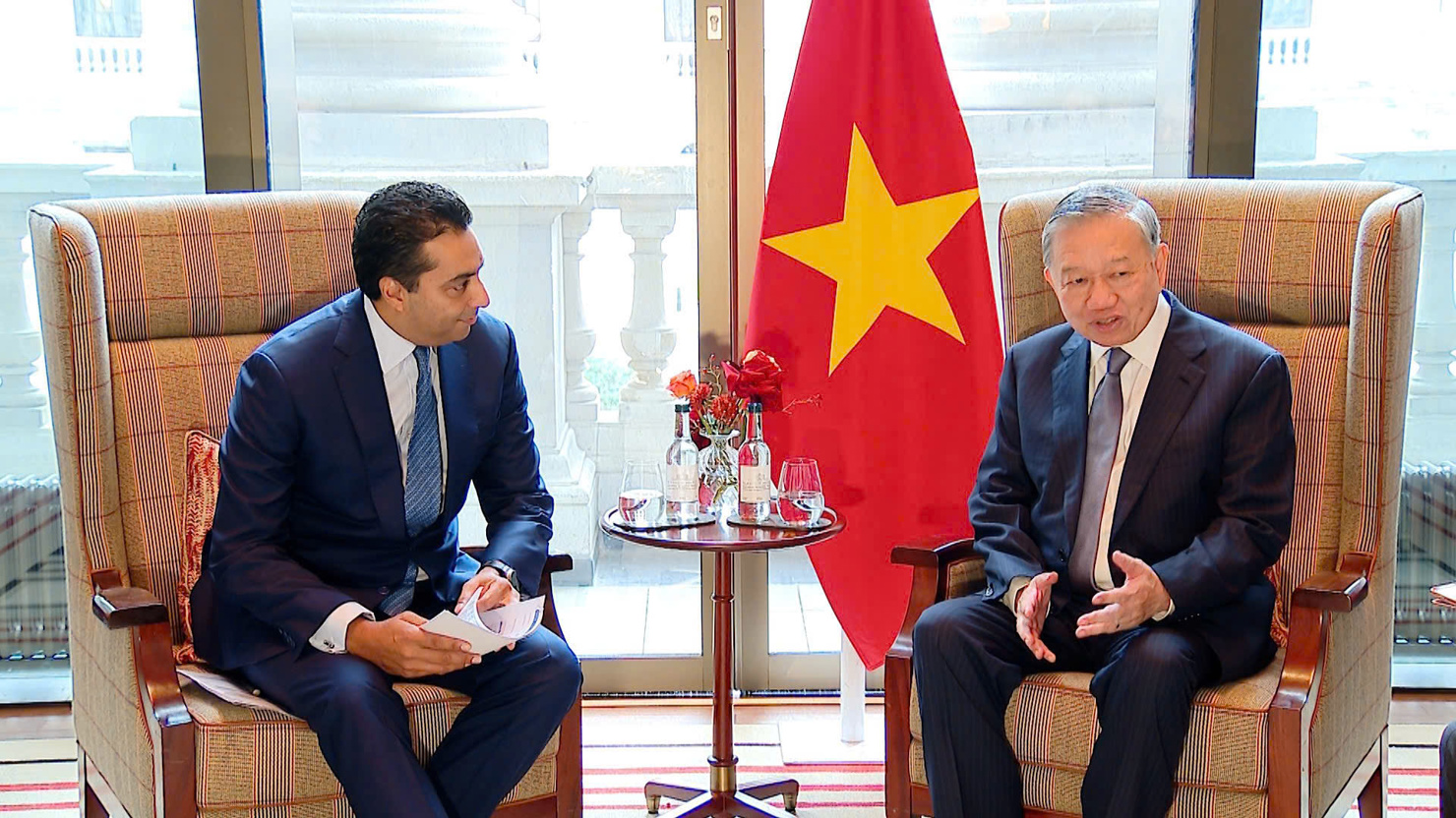 Tổng Bí thư Tô Lâm tiếp ông Saif Malik - Tổng Giám đốc Ngân hàng Standard Chartered.