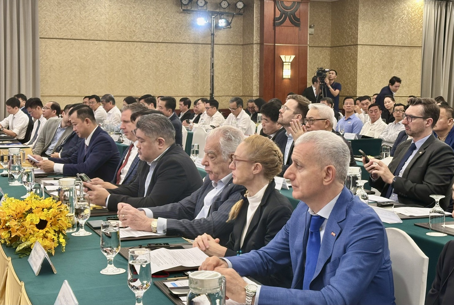 Hội nghị thu hút 9 hiệp hội doanh nghiệp nước ngoài và các doanh nghiệp thành viên. Ảnh: T.H