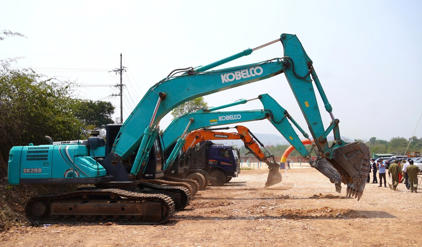 Tăng tốc đẩy nhanh giải phóng mặt bằng.