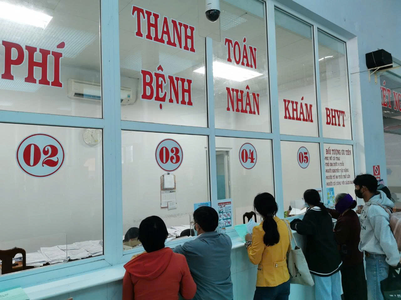 Chính sách BHYT giúp giảm chi tỷ lệ chi từ tiền túi của người dân với các dịch vụ khám, chữa bệnh.