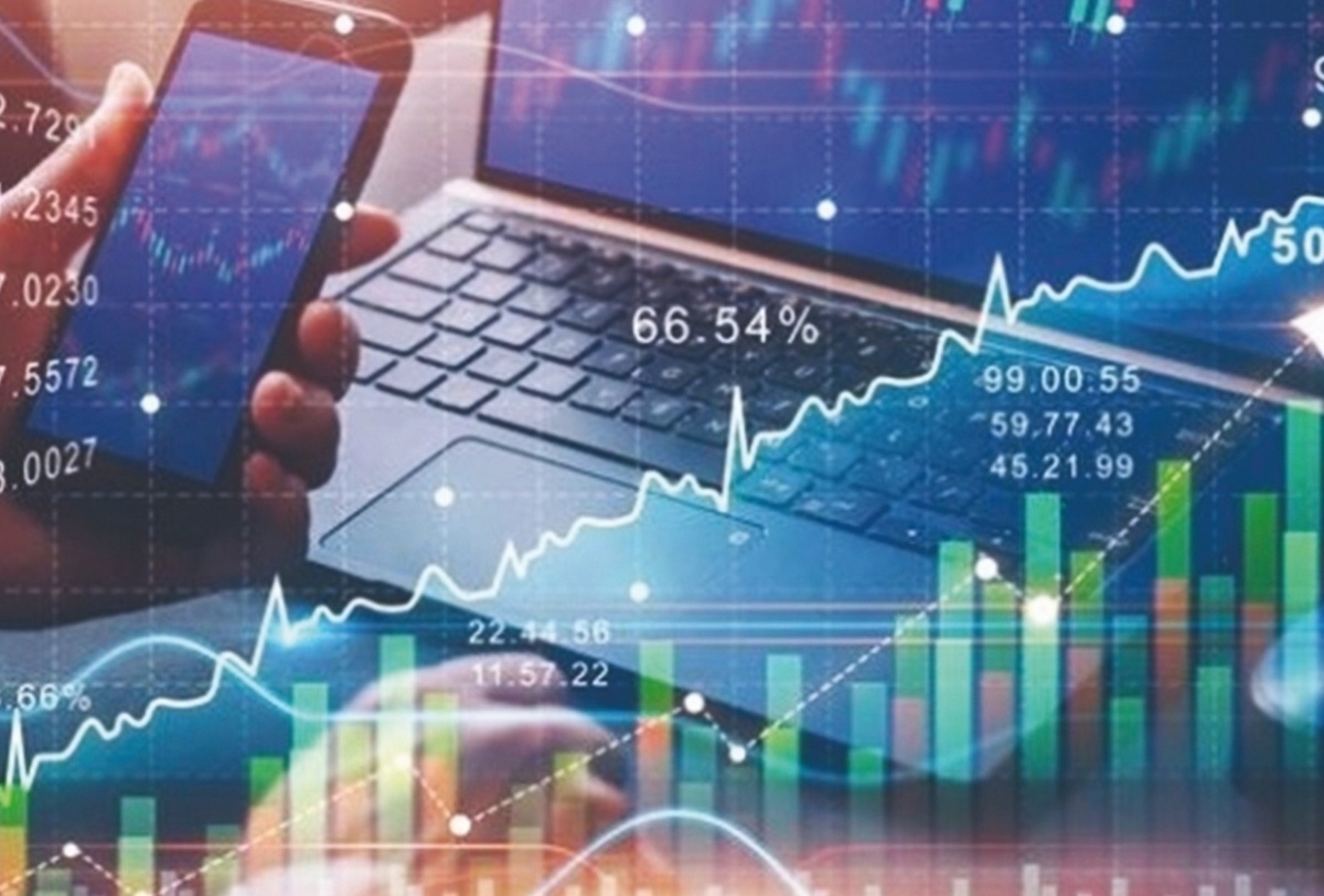 Trên HOSE ghi nhận 6 chỉ số ngành tăng điểm so với tháng trước.