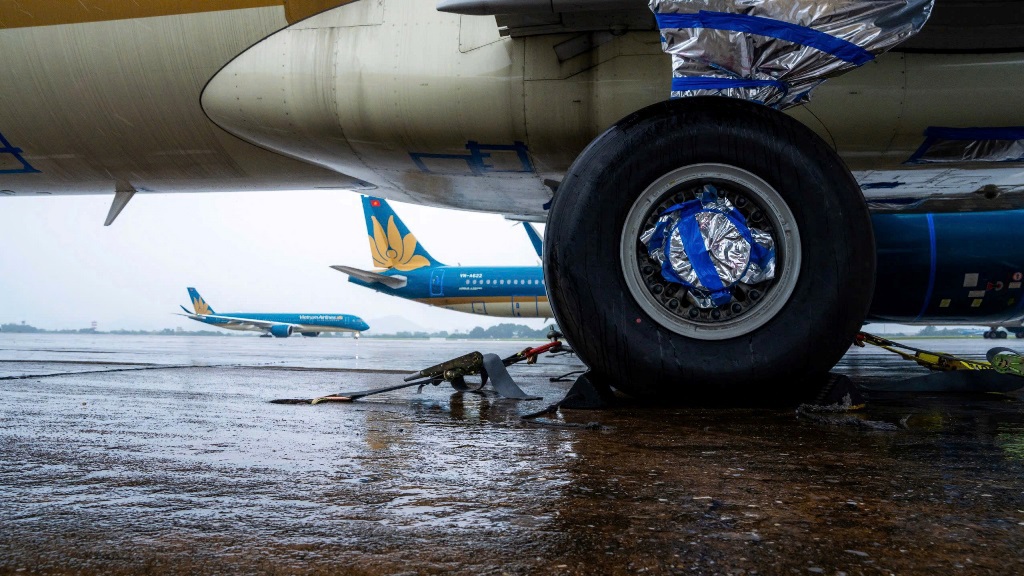 Hàng loạt chuyến bay bị hủy, thay đổi giờ bay do ảnh hưởng của bão số 13. Ảnh minh họa