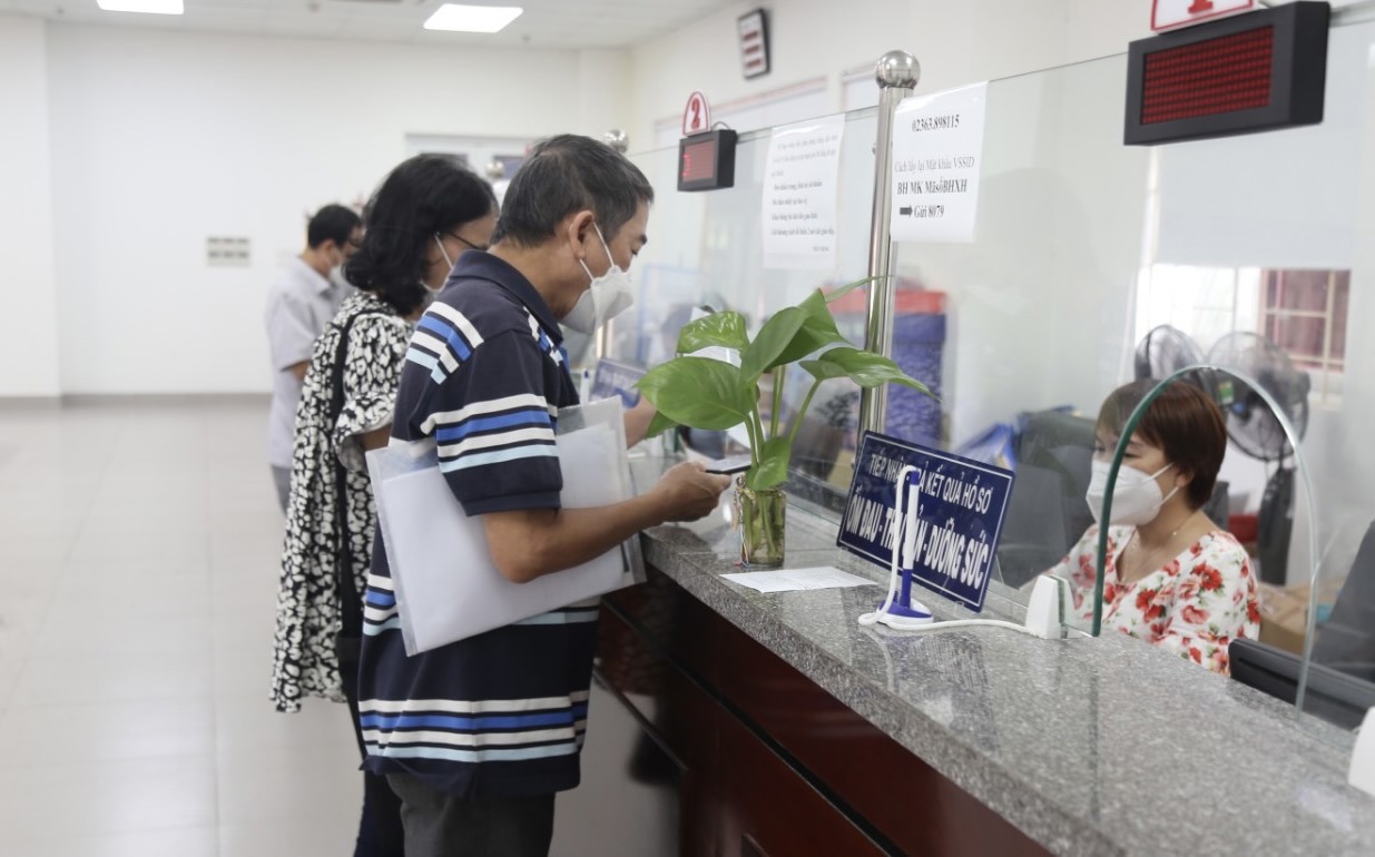 Nhiều người lao động trên địa bàn TP. Đà Nẵng đang gặp khó khăn khi doanh nghiệp chậm đóng, trốn đóng BHXH, BHYT, bảo hiểm thất nghiệp. Ảnh: Lê Văn