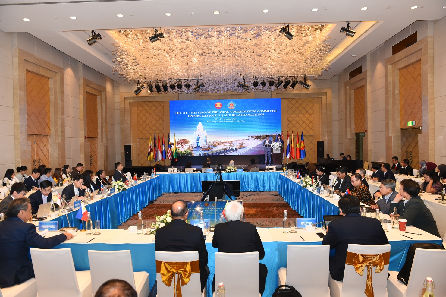 Toàn cảnh phiên họp.