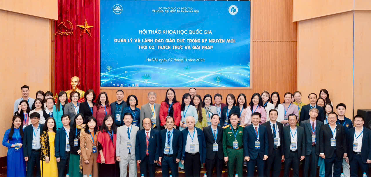 Các nhà khoa học, giảng viên, nhà quản lý giáo dục và nghiên cứu sinh tham dự Hội thảo