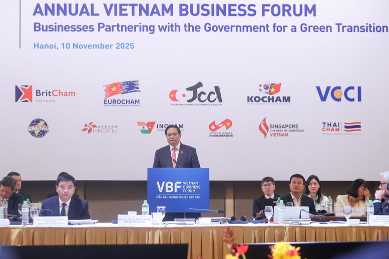 Thủ tướng Chính phủ Phạm Minh Chính dự và phát biểu chỉ đạo tại Diễn đàn Doanh nghiệp Việt Nam thường niên năm 2025. Ảnh: VGP