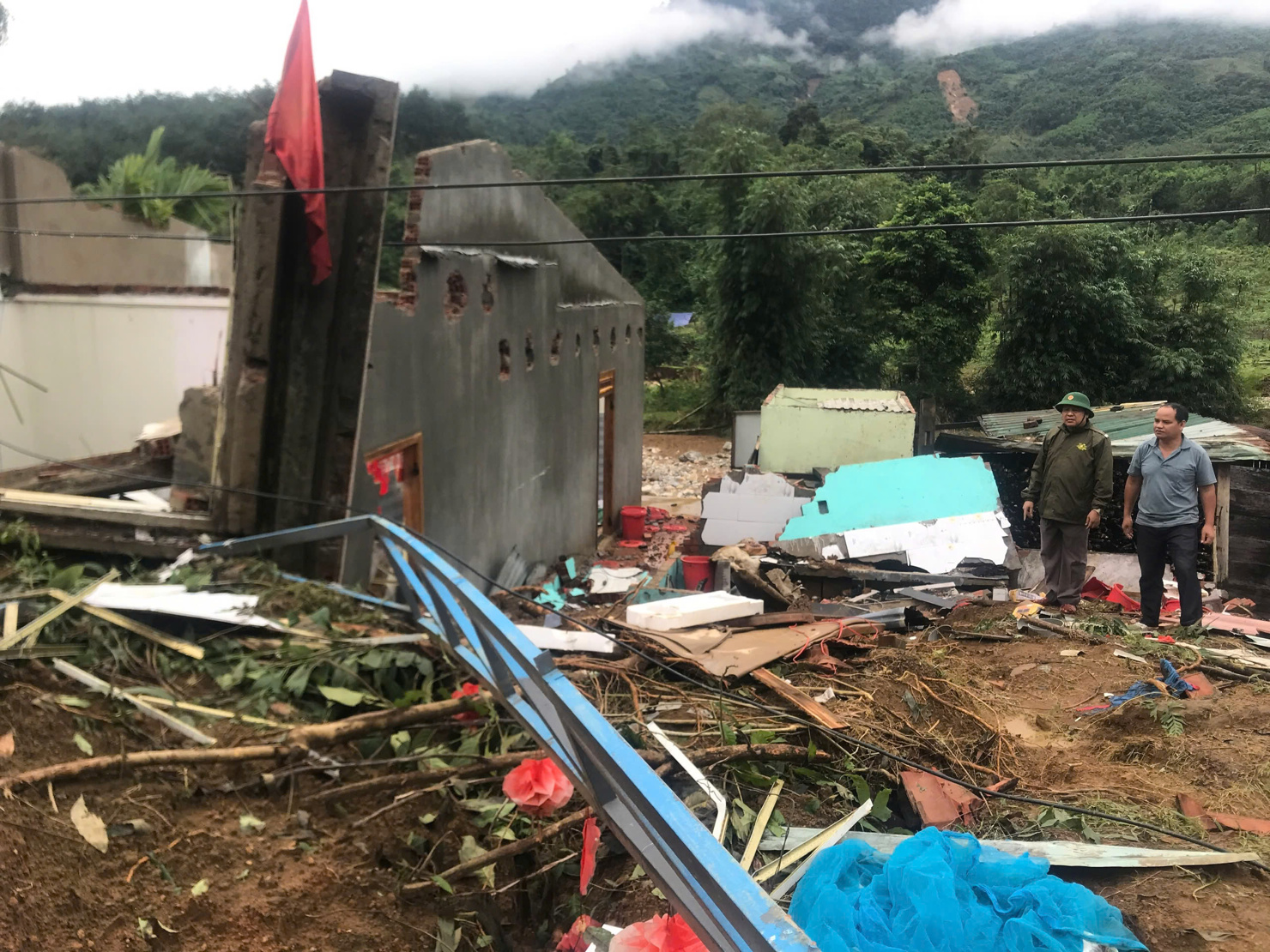 200 tỷ đồng bổ sung thêm nguồn vốn cho người dân trên địa bàn vay để ổn định đời sống sau ảnh hưởng thiên tai. 