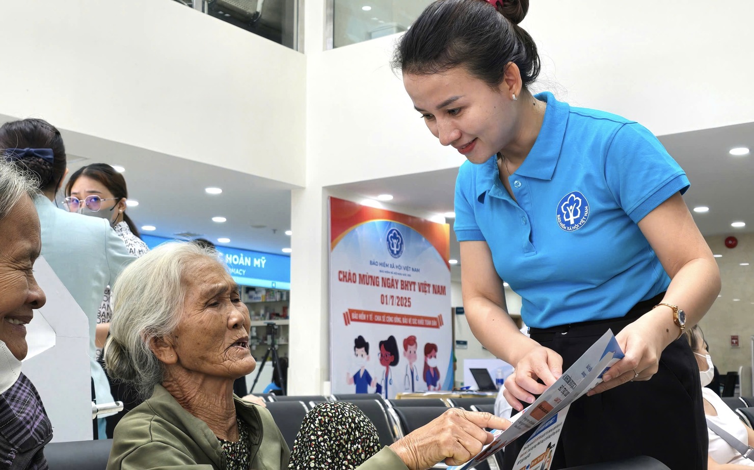 Công tác tuyên truyền góp phần mở rộng diện bao phủ BHXH, BHYT trên địa bàn TP. Đà Nẵng. Ảnh: BHXH TP. Đà Nẵng