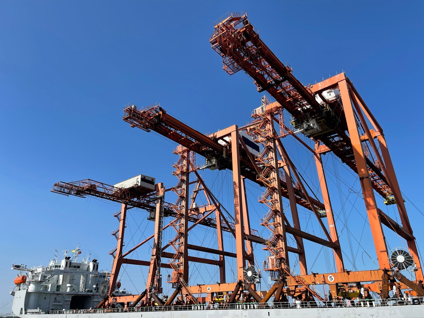 TP. Hồ Chí Minh hiện có 98 bến cảng