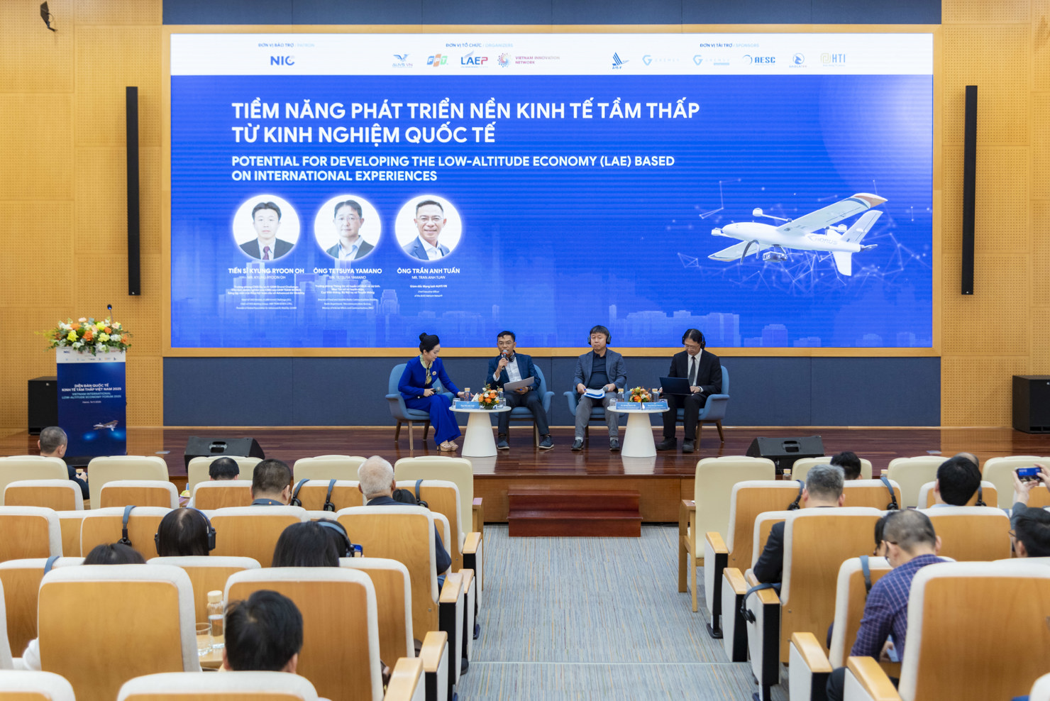 Toàn cảnh Diễn đàn quốc tế Kinh tế tầm thấp Việt Nam 2025