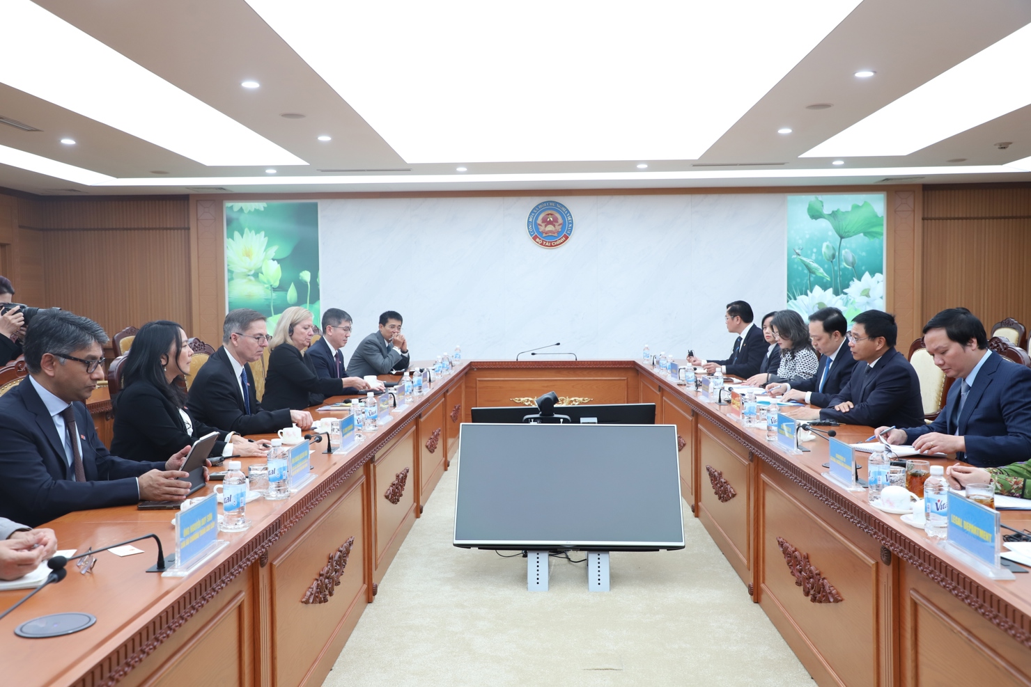 Toàn cảnh buổi làm việc. 