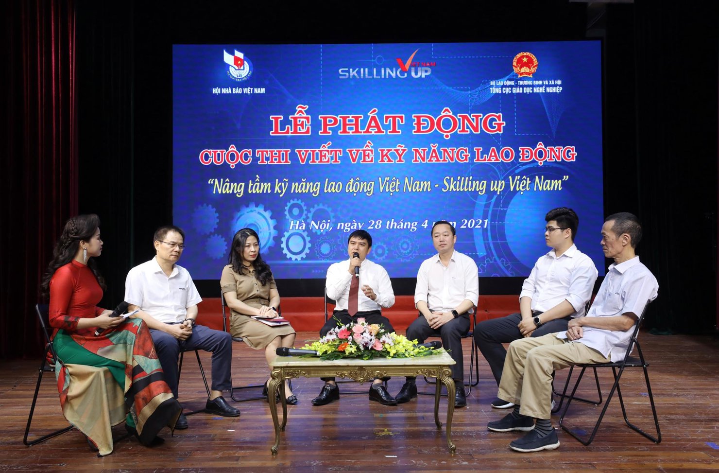 Lễ phát động Cuộc thi viết về kỹ năng lao động ngày 28/4/2021.