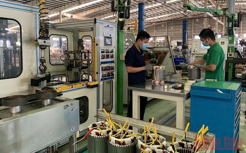 Sản xuất và lắp ráp động cơ tại Công ty TNHH Bonfiglioli Việt Nam (vốn đầu tư Italia) ở Khu Công nghiệp Mỹ Phước 3, tỉnh Bình Dương.