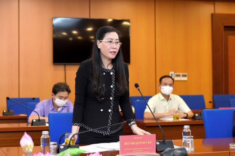 Bí thư Quảng Ngãi Bùi Thị Quỳnh Vân phát biểu tại buổi làm việc. Ảnh MT