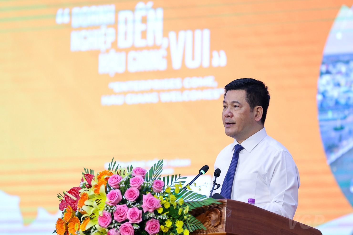 Bộ trưởng Bộ Công Thương Nguyễn Hồng Diên phát biểu tại Hội nghị - Ảnh: VGP/Nhật Bắc