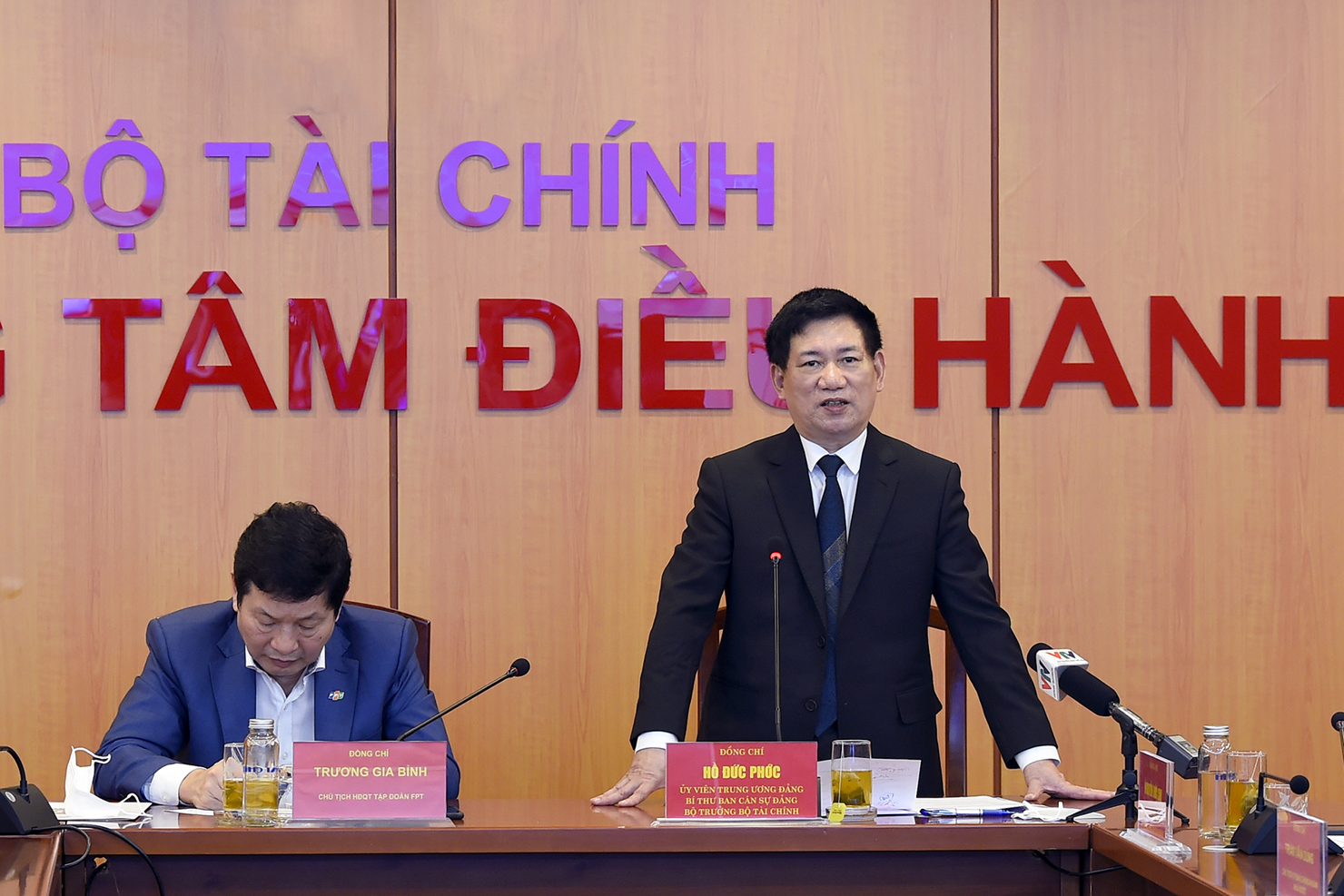 Bộ trưởng Bộ Tài chính Hồ Đức Phớc phát biểu tại buổi làm việc.