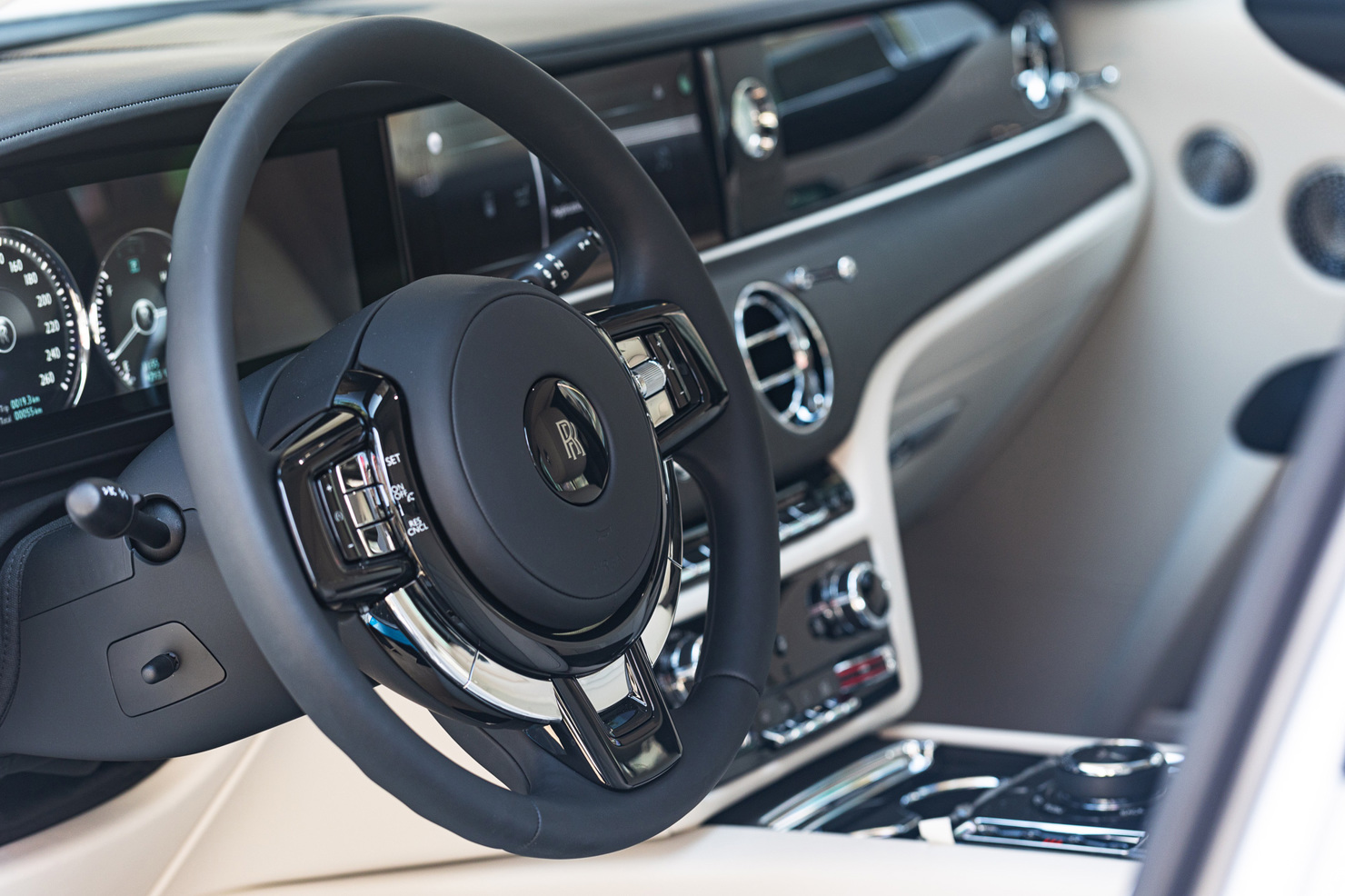 Khám phá Rolls-Royce Ghost 2021 chính hãng giá gần 30 tỷ tại Việt Nam - Ảnh 8