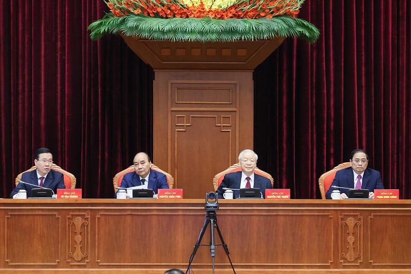 Tổng B&iacute; thư Nguyễn Ph&uacute; Trọng c&ugrave;ng c&aacute;c đồng ch&iacute; l&atilde;nh đạo Đảng v&agrave; Nh&agrave; nước chủ tr&igrave; hội nghị.