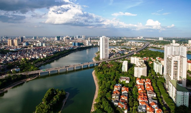 Kinh tế tiếp tục tăng trưởng nhưng tốc độ có xu hướng chậm lại.