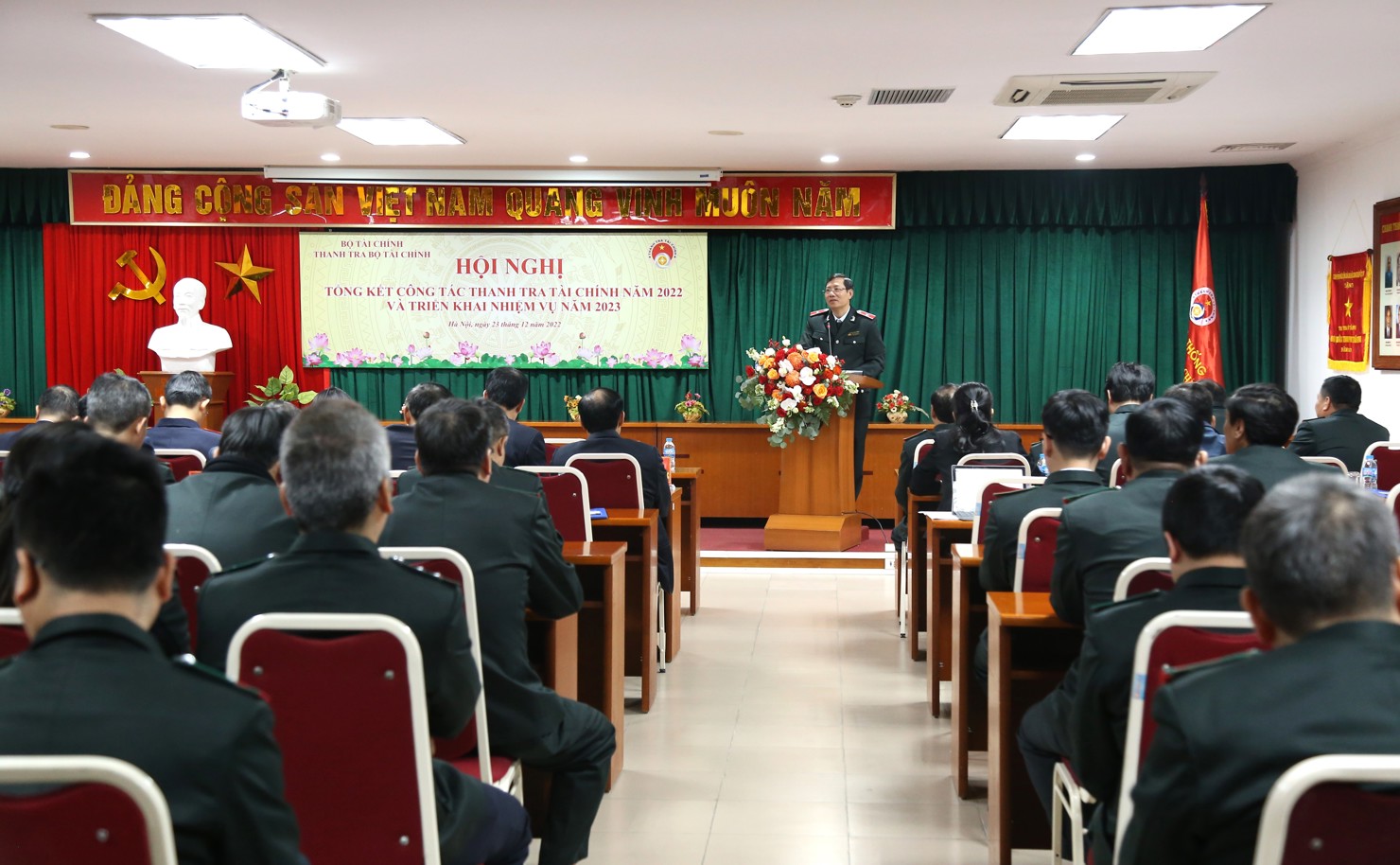 To&agrave;n cảnh hội nghị.