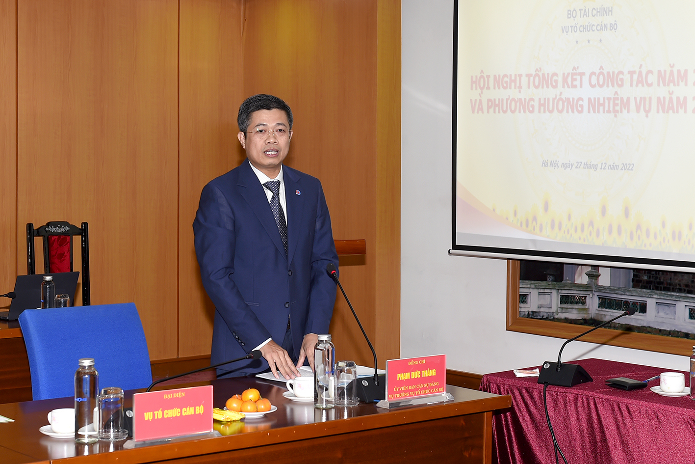 Vụ trưởng Vụ Tổ chức cán bộ Phạm Đức Thắng phát biểu tiếp thu ý kiến chỉ đạo của Bộ trưởng.