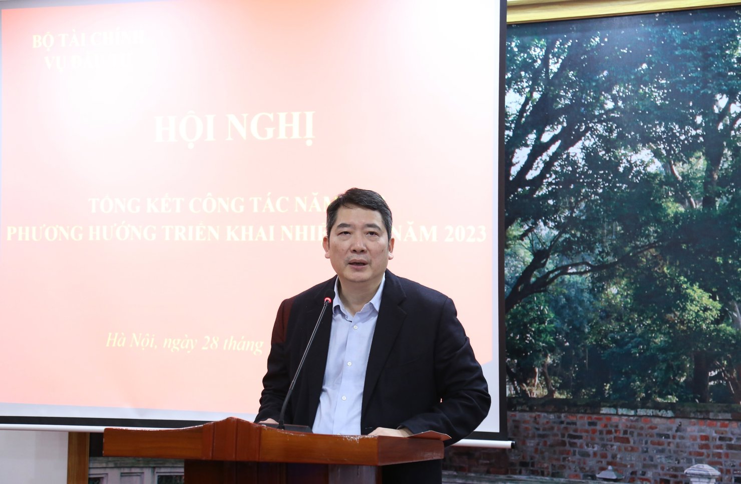 Thứ trưởng Bộ T&agrave;i ch&iacute;nh Cao Anh Tuấn dự v&agrave; chỉ đạo Hội nghị.&nbsp; &nbsp;