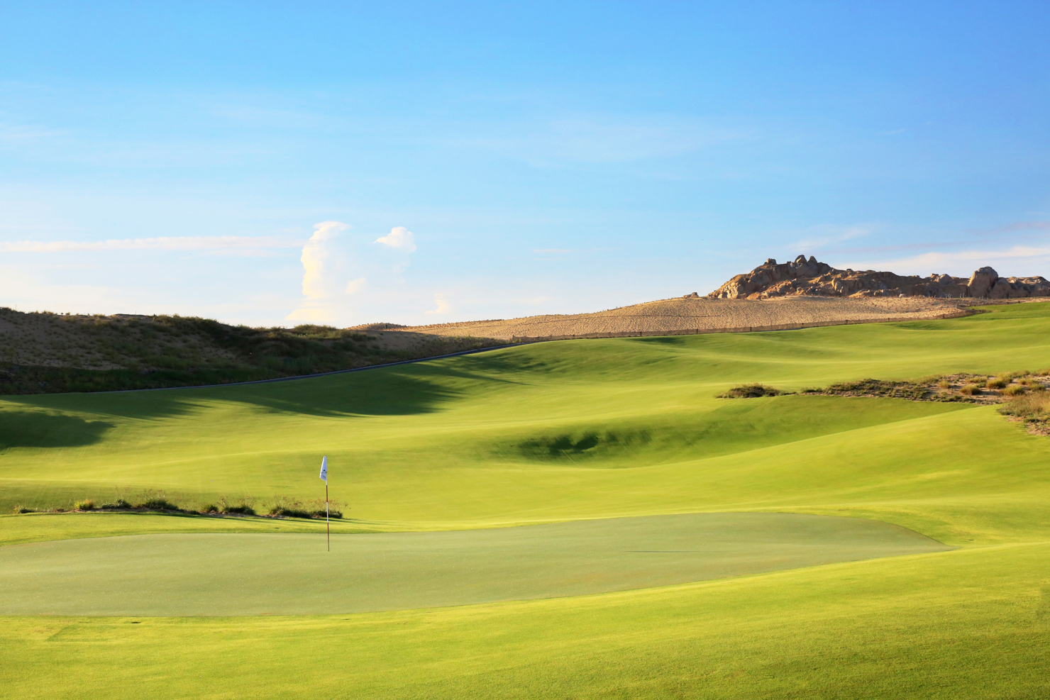 Sân KN Golf Links là một phần quan trọng trong khu phức hợp nghỉ dưỡng và vui chơi giải trí cao cấp KN Paradise. Ảnh: KN