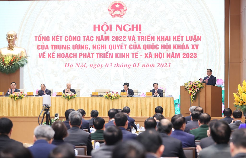 Thủ tướng nhấn mạnh: Tại Hội nghị hôm nay, những phát biểu góp ý, chỉ đạo của đồng chí Tổng Bí thư và các đồng chí lãnh đạo Đảng, Nhà nước sẽ là nguồn động viên, cổ vũ to lớn, tạo thêm động lực và bổ sung, hoàn thiện mục tiêu, nhiệm vụ, giải pháp để Chính phủ, các cấp, các ngành, các địa phương thực hiện hiệu quả trong năm 2023 và những năm tới - Ảnh: VGP/Nhật Bắc