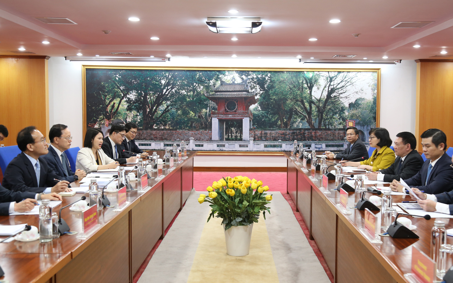 Quang cảnh buổi tiếp. Ảnh: Gia H&acirc;n