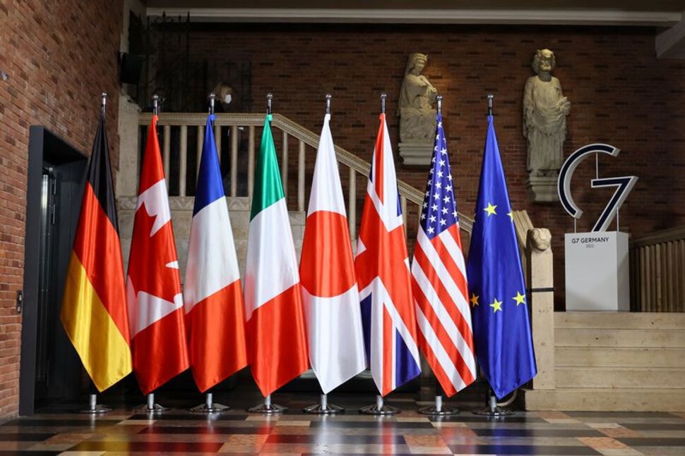 G7 lên kế hoạch thiết lập các mức giá trần khác nhau đối với sản phẩm dầu mỏ của Nga kể từ 5/2. Ảnh: Reuters