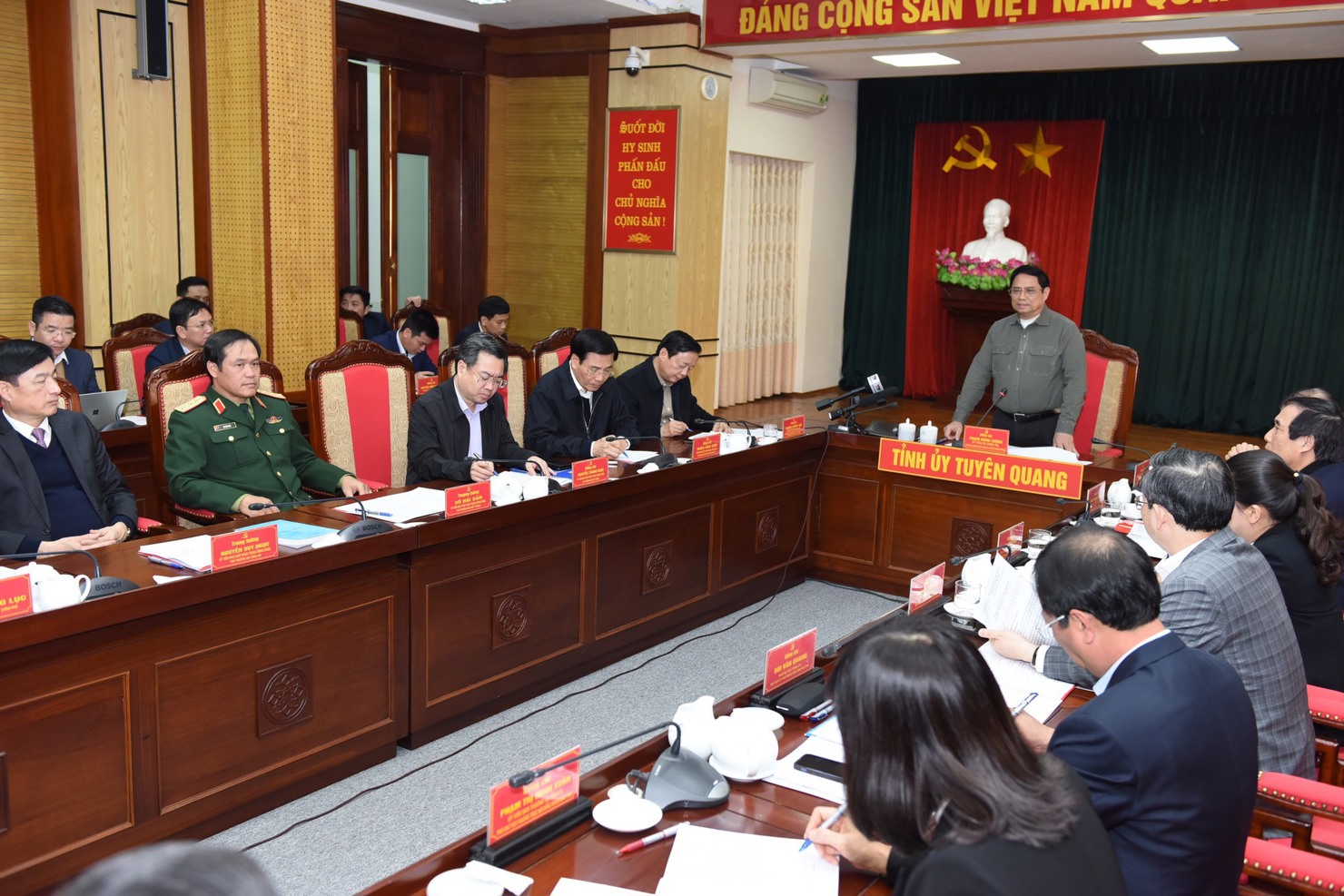 Thủ tướng Phạm Minh Ch&iacute;nh n&ecirc;u r&otilde;, tuyến cao tốc Tuy&ecirc;n Quang-Ph&uacute; Thọ kết nối với cao tốc H&agrave; Nội-L&agrave;o Cai v&agrave; trong tương lai kết nối l&ecirc;n H&agrave; Giang, c&oacute; &yacute; nghĩa rất quan trọng - Ảnh: VGP/Nhật Bắc