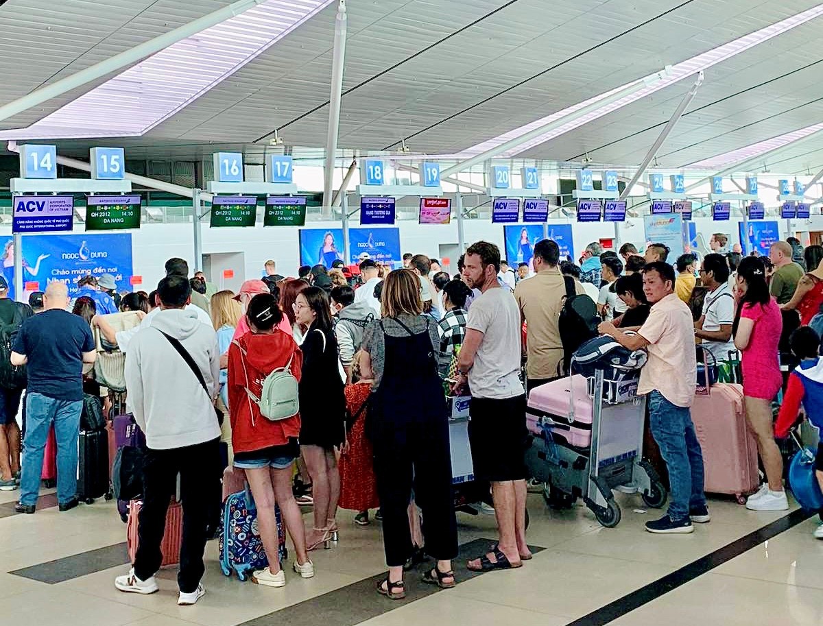 Thời gian qua, tại các sân bay hành khách đã nhộn nhịp trở lại. 