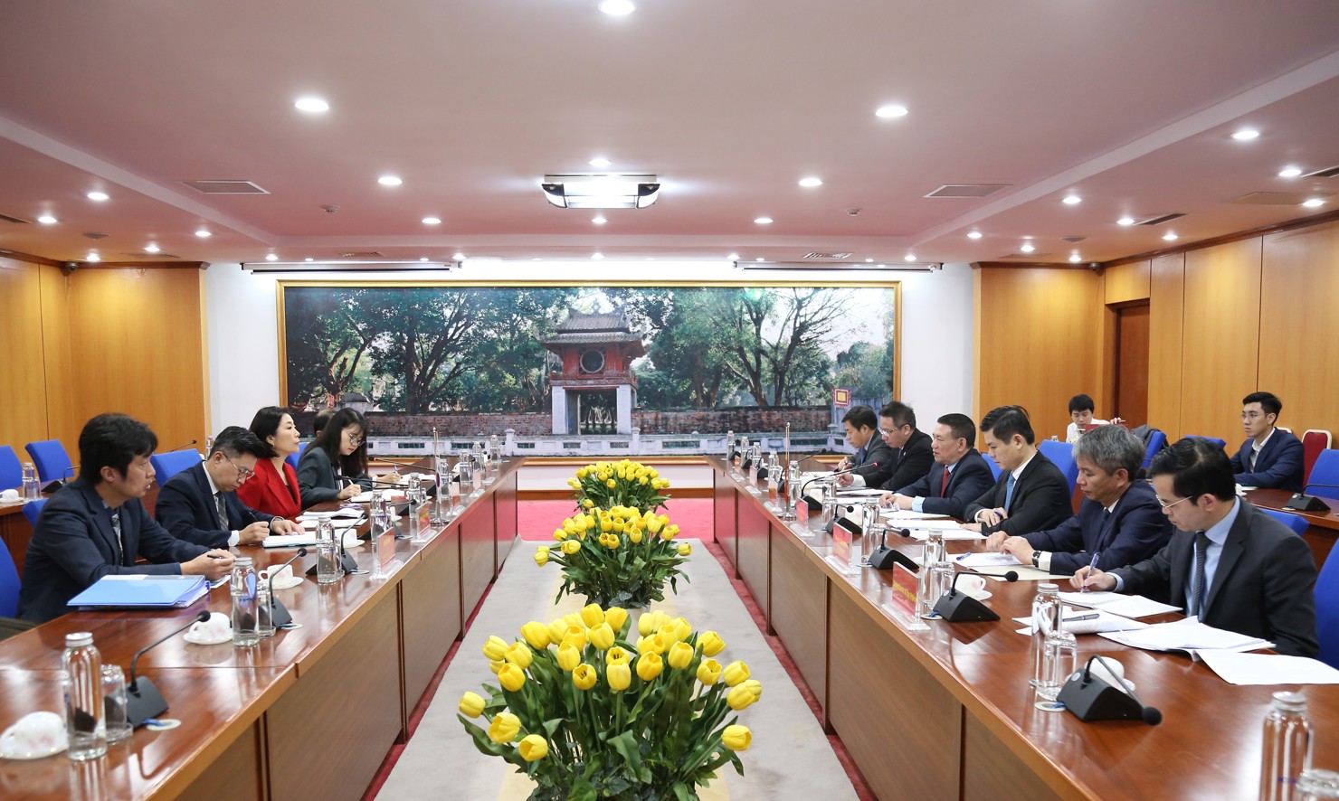 To&agrave;n cảnh cuộc l&agrave;m việc.